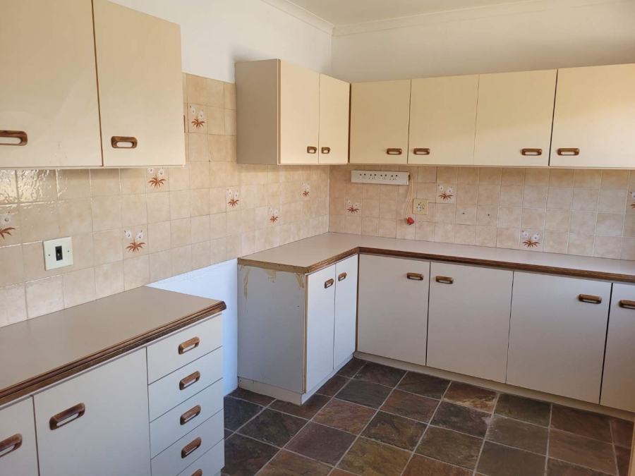 4 Bedroom Property for Sale in Bothasig Western Cape